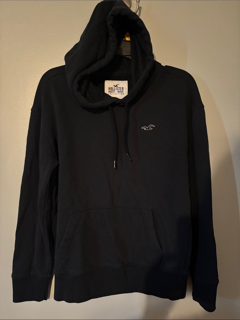Black XS Hollister Men's Black Hooded Sweatshirt 60% cotton 40% polyester